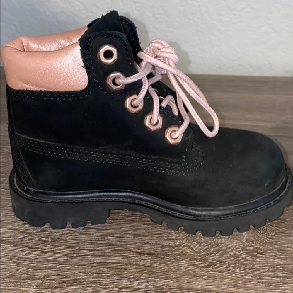 Timberland boots black with pink sz 7
